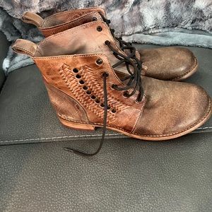 Bed/Stu leather boots